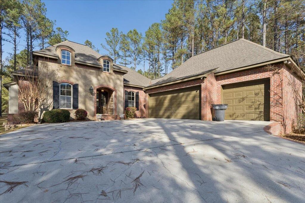 10 Magnolia Crossing Rd., Sumrall, MS 39482