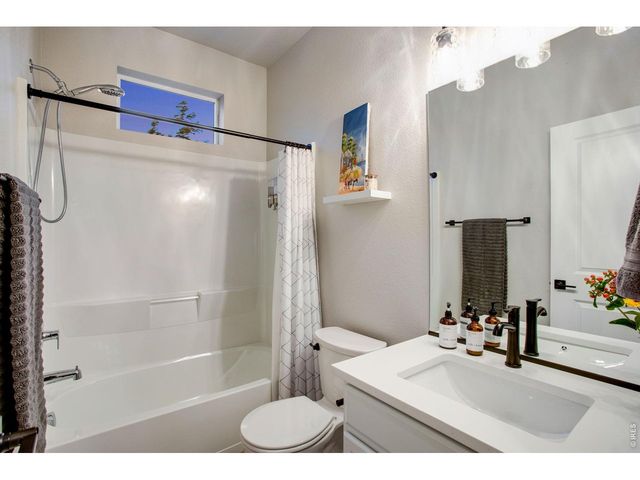 1380 S Kings Crown Dr, Milliken, CO 80543