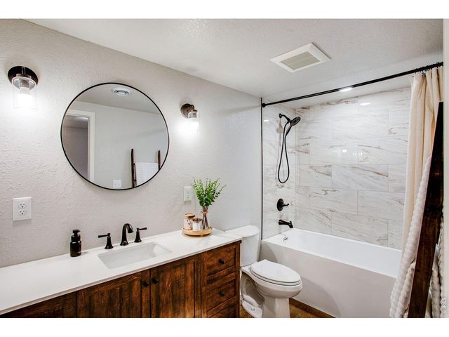 1380 S Kings Crown Dr, Milliken, CO 80543