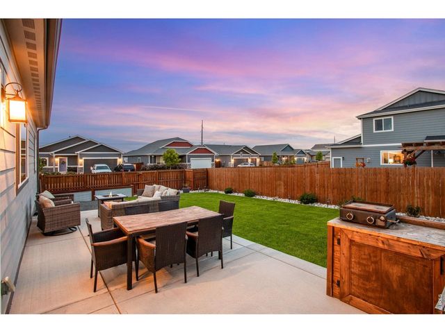 1380 S Kings Crown Dr, Milliken, CO 80543