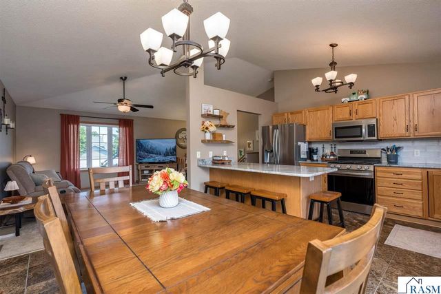 104 Bunker Court, Mankato, MN 56001
