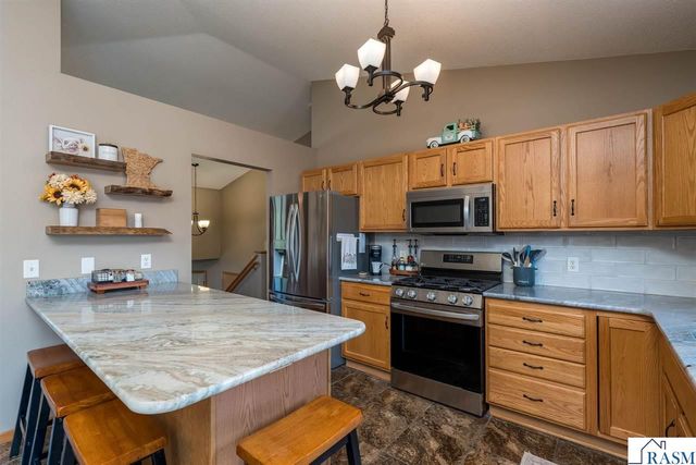 104 Bunker Court, Mankato, MN 56001