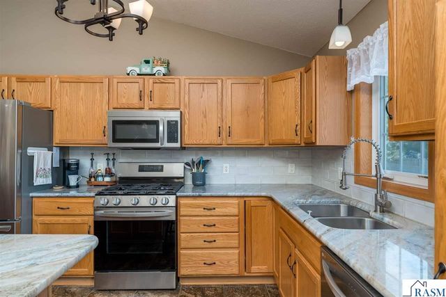 104 Bunker Court, Mankato, MN 56001