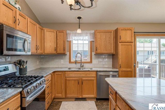104 Bunker Court, Mankato, MN 56001