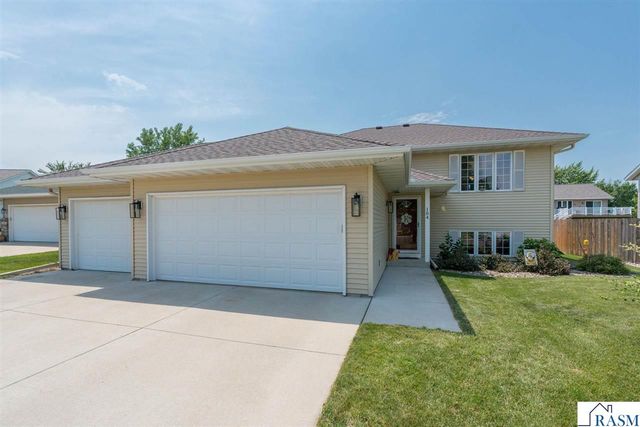 104 Bunker Court, Mankato, MN 56001