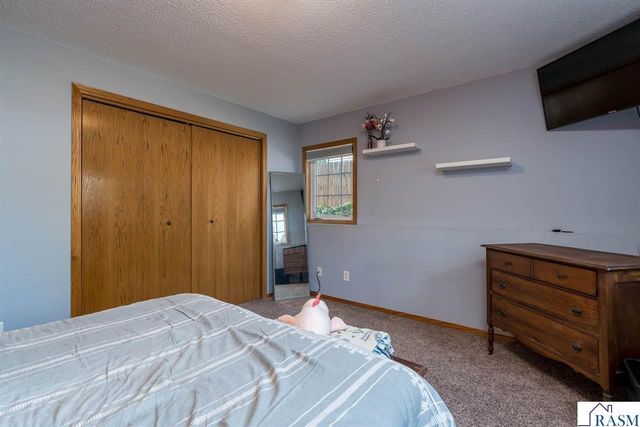 104 Bunker Court, Mankato, MN 56001