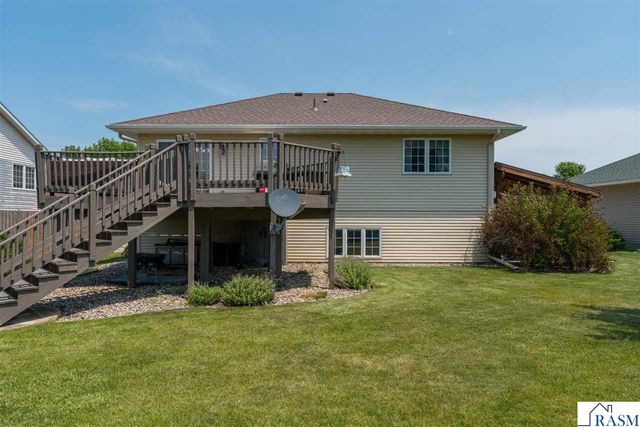 104 Bunker Court, Mankato, MN 56001