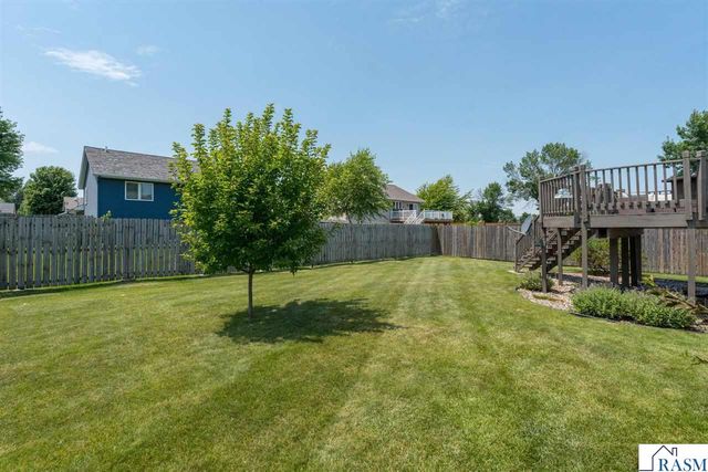 104 Bunker Court, Mankato, MN 56001