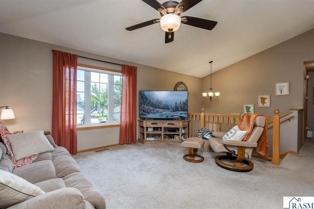 104 Bunker Court, Mankato, MN 56001