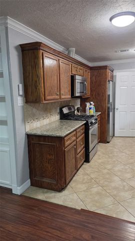 520 Westside Court, Pasadena, TX 77502