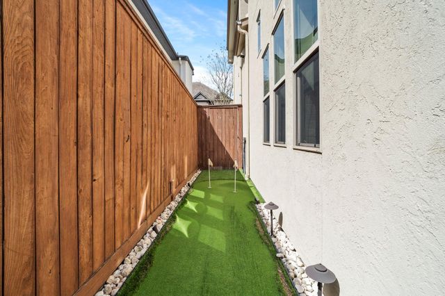 622 Pink Azalea Trail, Houston, TX 77079