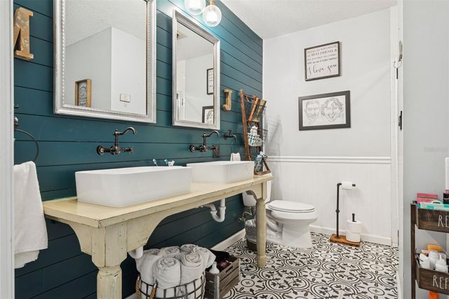 2603 N RIDGEWOOD AVENUE, Tampa, FL 33602