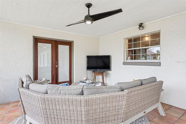 2603 N RIDGEWOOD AVENUE, Tampa, FL 33602