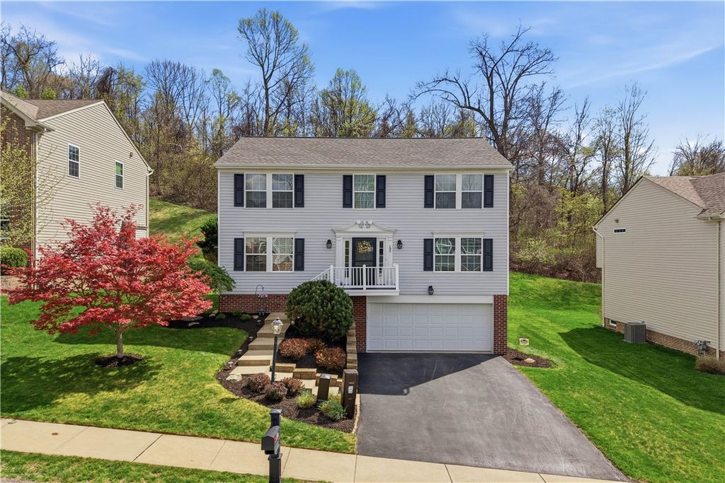 155 Broadstone Drive, Adams Twp, PA 16046