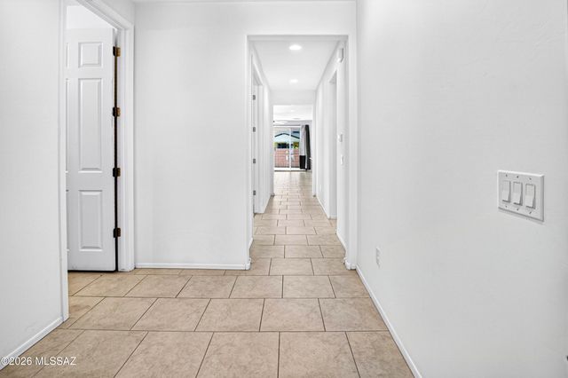 6702 E Via Arroyo Azul, Tucson, AZ 85756