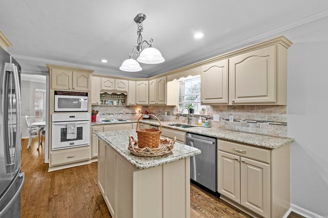 205 Birnham Cove, Sherwood, AR 72116