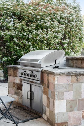 9101 Cypress Creek Road, Lantana, TX 76226