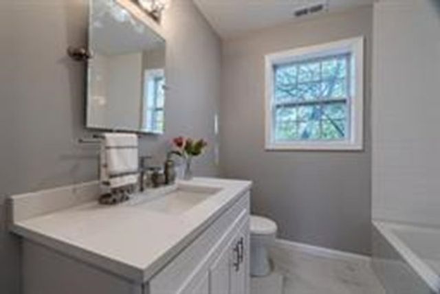 350 South Rd 2, Bedford, MA 01730