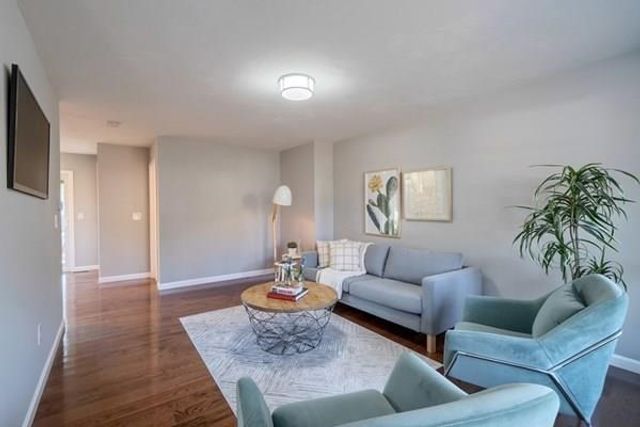 350 South Rd 2, Bedford, MA 01730