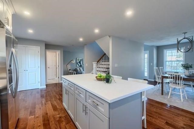 350 South Rd 2, Bedford, MA 01730