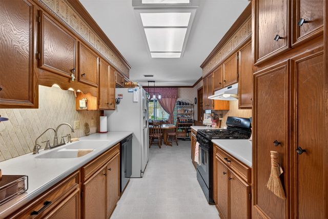 9813 High Point Drive, Shreveport, LA 71106