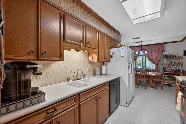 9813 High Point Drive, Shreveport, LA 71106