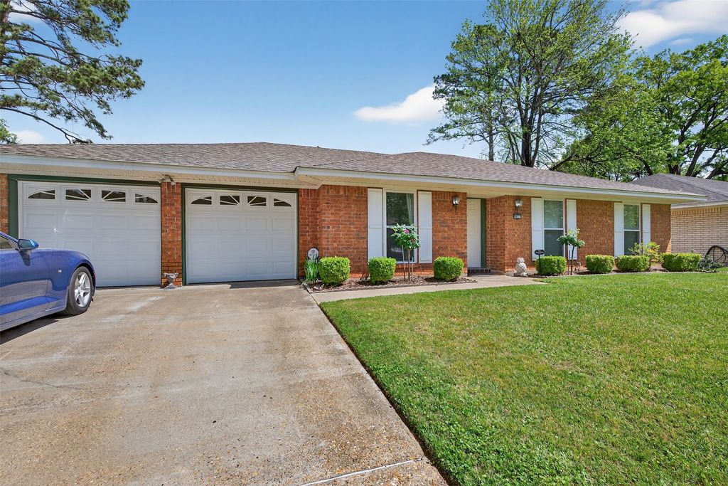 9813 High Point Drive, Shreveport, LA 71106