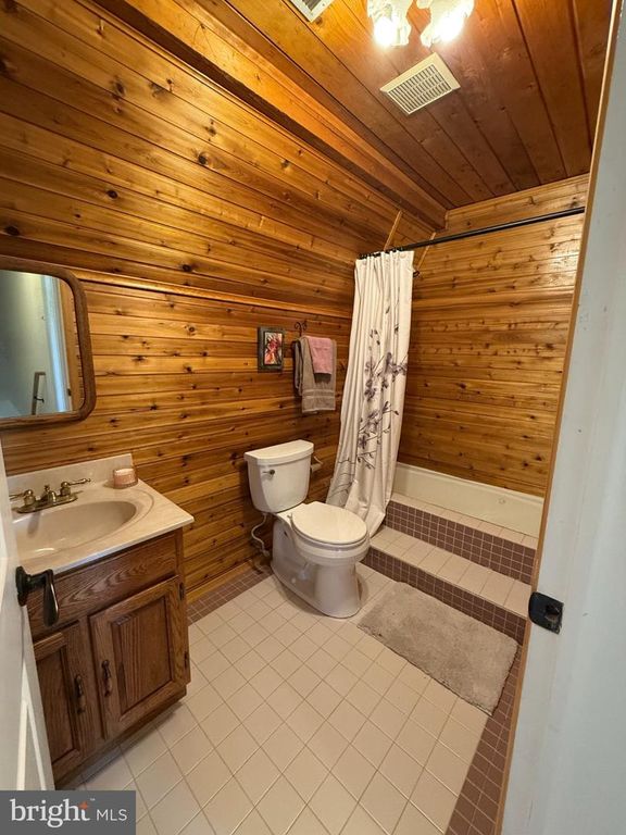 Image 16 of property listing at 10680 ALLENS FRESH RD, Charlotte Hall, MD 20622