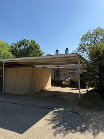 206 Matt Place, Grand Prairie, TX 75051