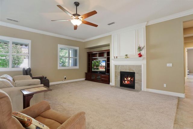 2424 Ashbridge Ln, Manteca, CA 95336