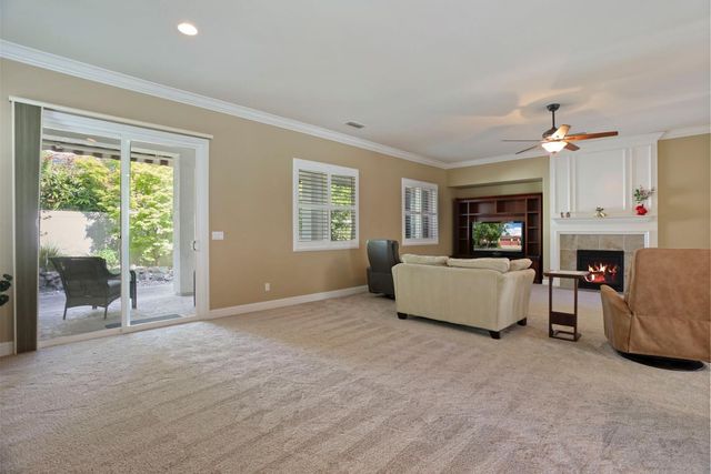 2424 Ashbridge Ln, Manteca, CA 95336