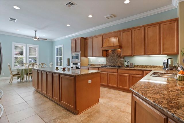 2424 Ashbridge Ln, Manteca, CA 95336