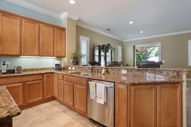 2424 Ashbridge Ln, Manteca, CA 95336