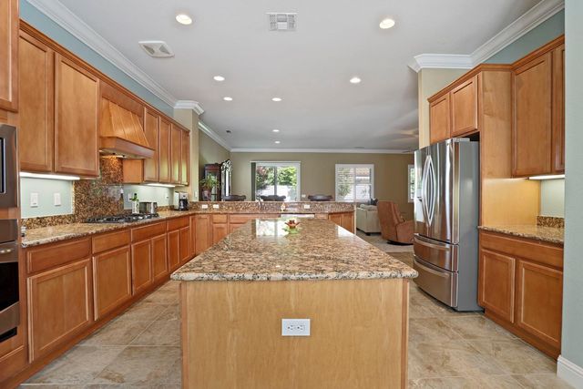 2424 Ashbridge Ln, Manteca, CA 95336