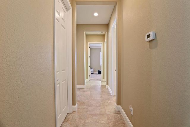 2424 Ashbridge Ln, Manteca, CA 95336