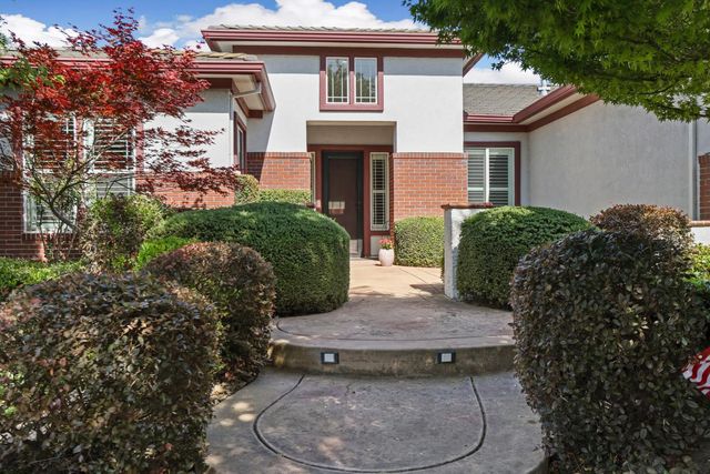 2424 Ashbridge Ln, Manteca, CA 95336