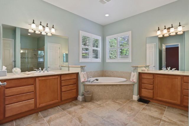 2424 Ashbridge Ln, Manteca, CA 95336
