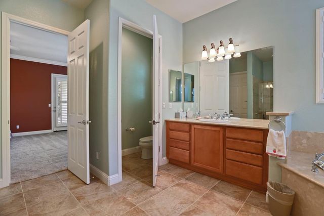 2424 Ashbridge Ln, Manteca, CA 95336