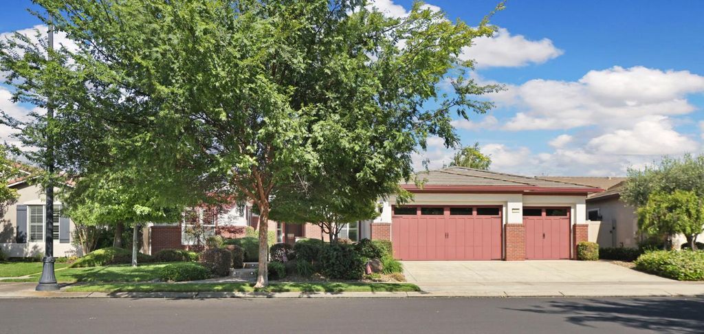 2424 Ashbridge Ln, Manteca, CA 95336