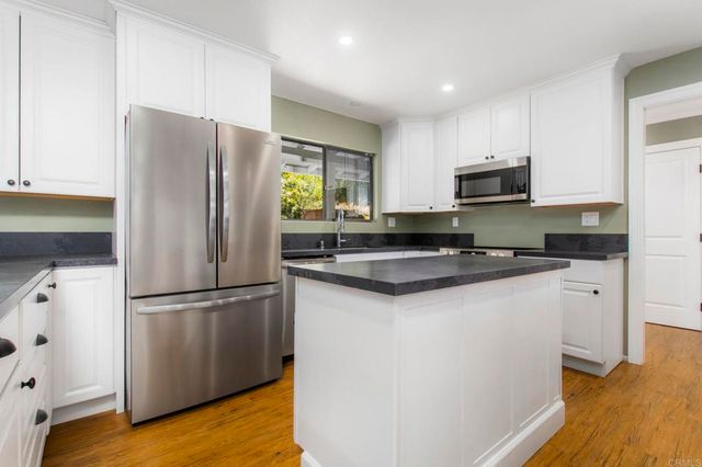 1002 Summer Glen Drive, Ramona, CA 92065