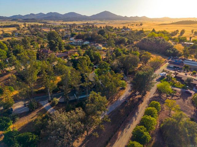 1002 Summer Glen Drive, Ramona, CA 92065