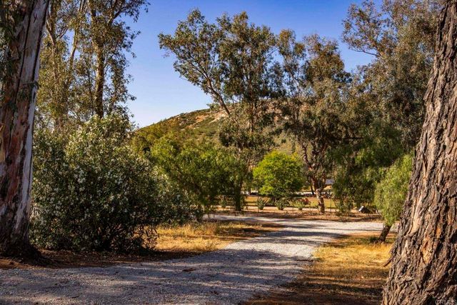 1002 Summer Glen Drive, Ramona, CA 92065