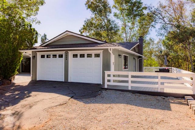 1002 Summer Glen Drive, Ramona, CA 92065