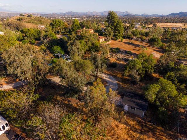 1002 Summer Glen Drive, Ramona, CA 92065