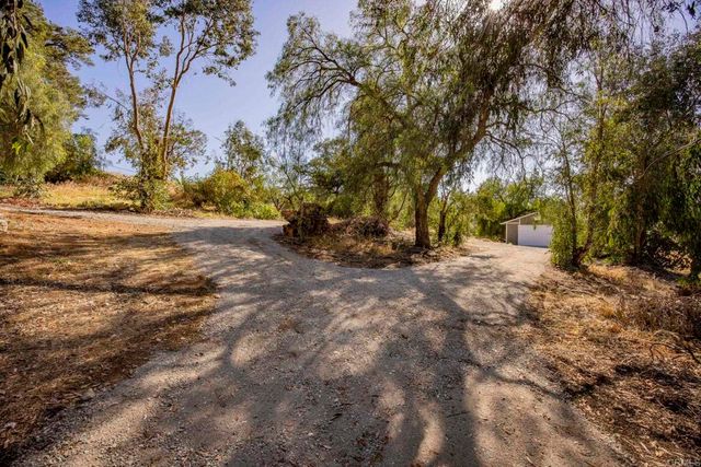 1002 Summer Glen Drive, Ramona, CA 92065