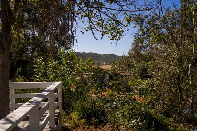 1002 Summer Glen Drive, Ramona, CA 92065