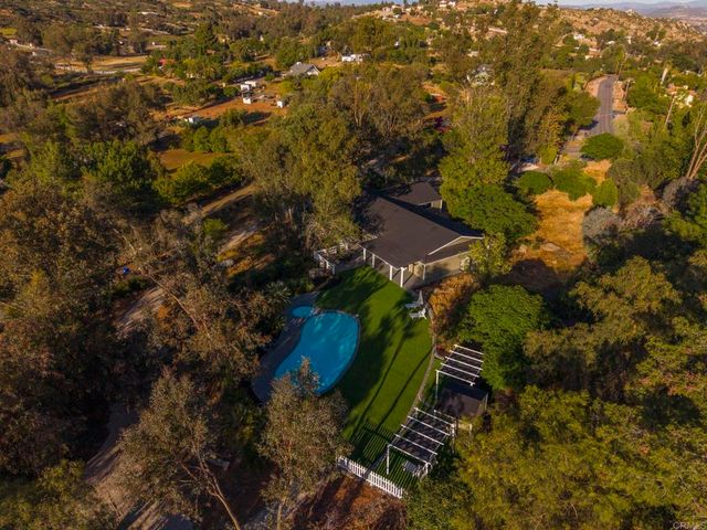 1002 Summer Glen Drive, Ramona, CA 92065