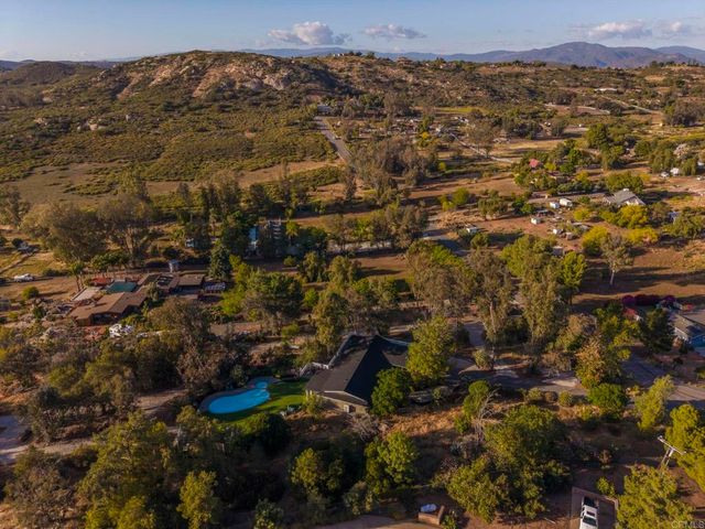 1002 Summer Glen Drive, Ramona, CA 92065