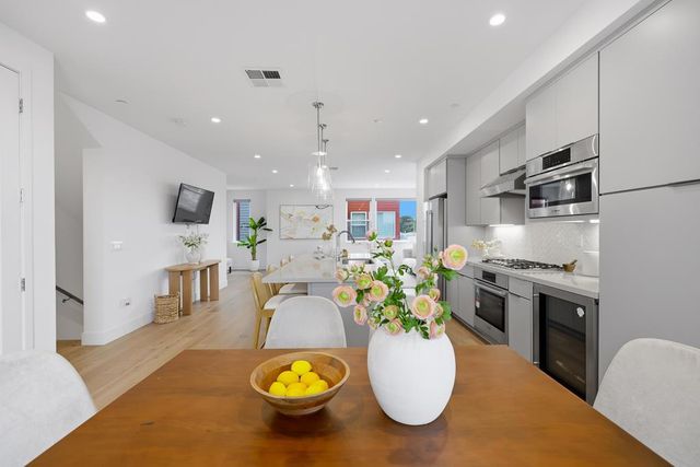 707 Starfish Lane, Foster City, CA 94404