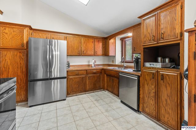 12605 Ellison Circle, Omaha, NE 68164
